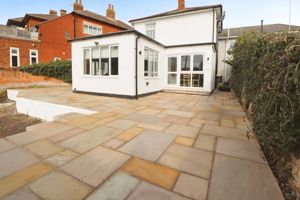 HIGH STREET- click for photo gallery